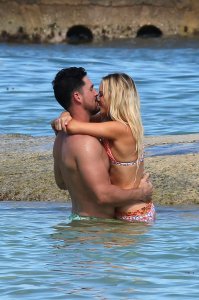 Amanda Stanton Sexy 51.jpg