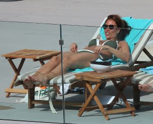 Melanie Sykes Sexy 5.jpg