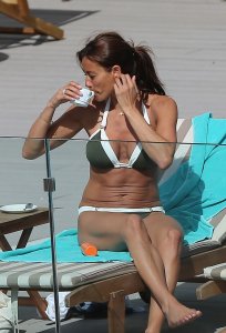 Melanie Sykes Sexy 28.jpg