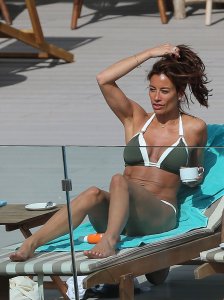 Melanie Sykes Sexy 29.jpg