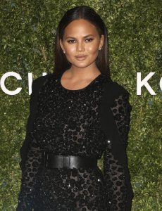 Chrissy Teigen Braless New 28.jpg