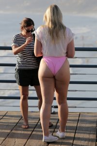 Iskra Lawrence Sexy 8.jpg