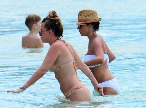 Lainya Shearer, Chloe Shearer & Hollie Shearer 12.jpg