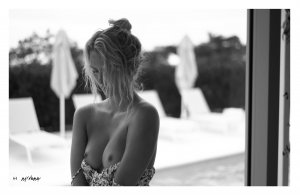 Nirvana XO 21_2021-07 Linsay Demyan (37).jpg