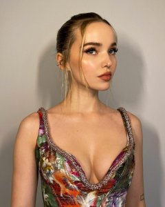 4_Dove Cameron.jpg