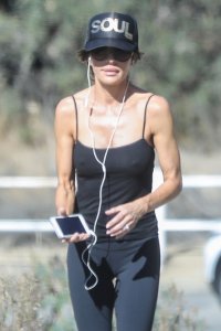 Lisa Rinna Sexy 3.jpg