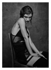 Paula Bulczynska Topless & Sexy 1.jpg