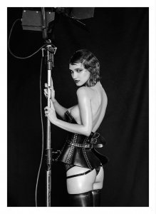 Paula Bulczynska Topless & Sexy 6.jpg