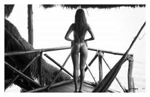 Maru Saiz_Robert Voltaire_Nirvana XO 20_2021-06 (10) .jpg