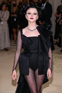 20_Maisie Williams MetGala.jpg