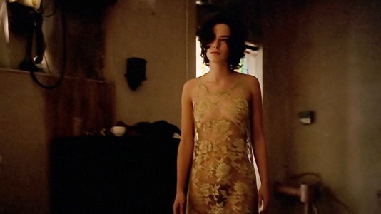 Lena Headey - The Hunger S01E02 HDTV 1080p.mp4_snapshot_00.15.073.jpg