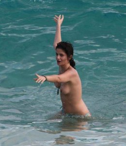 Shermine Shahrivar Topless 23.JPG