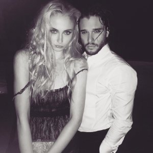 Sophie Turner Maisie Williams Sexy 2.jpg