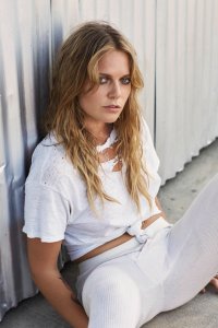 Tove Lo Topless Sexy 5.jpg