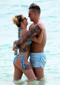Olivia Buckland Sexy 1.jpg