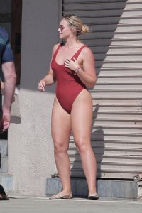 Iskra Lawrence Sexy 17.jpg