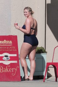 Iskra Lawrence Sexy 28.jpg