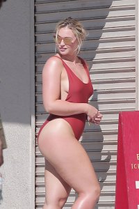 Iskra Lawrence Sexy 21.jpg