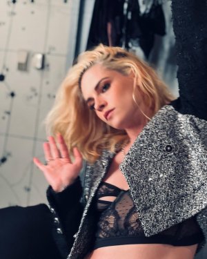 1_Kristen Stewart 2021 .jpg