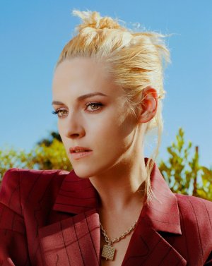 2_Kristen Stewart 2021 .jpg