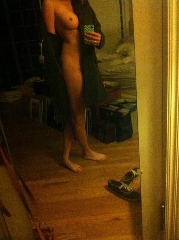 Brie Larson Naked (4 Photos)