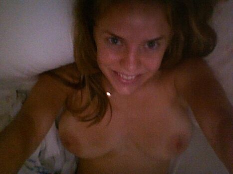 Kelli Garner / itsmekelligarner Nude Leaks Photo 1