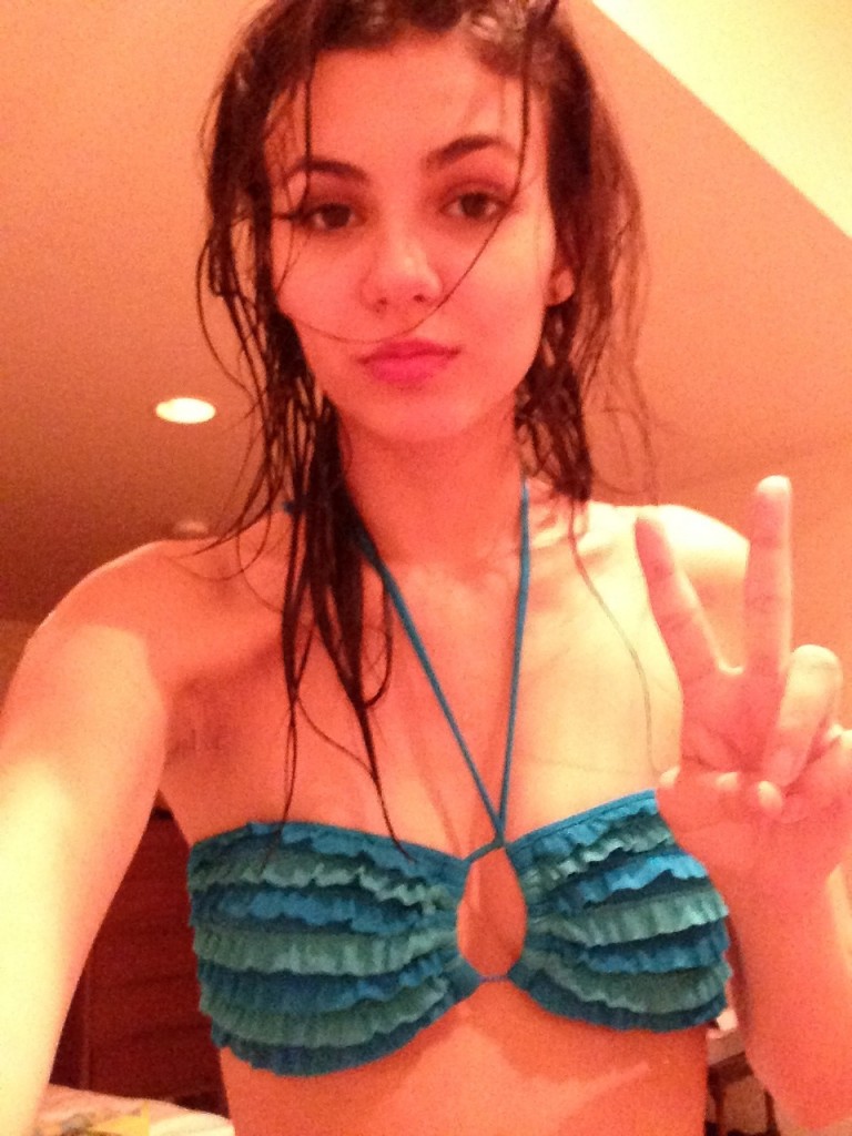 Victoria Justice Naked (29 New Photos!)