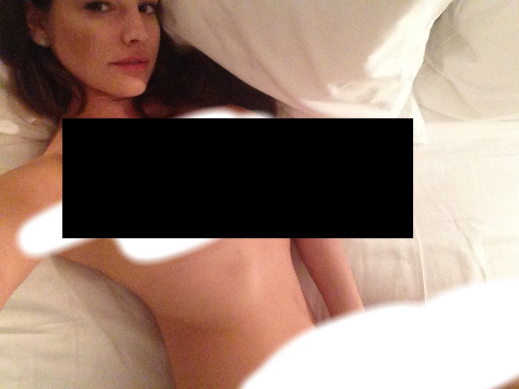 Kelly Brook Naked (1 Photo) Censored