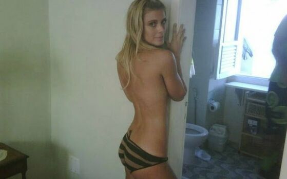 Carolina Dieckmann / loracarola Nude Leaks Photo 6