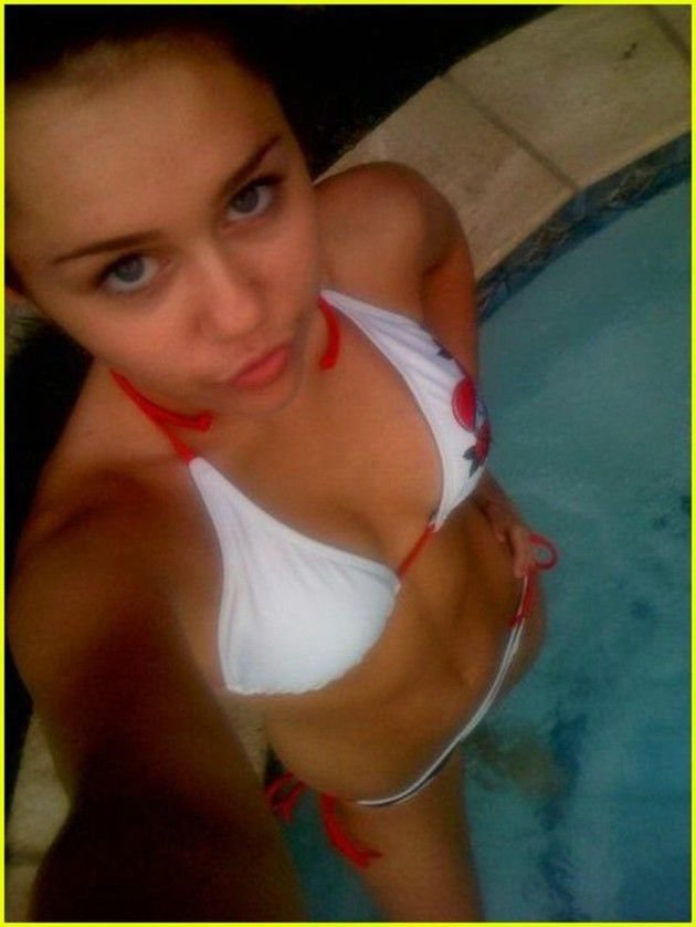 Miley Cyrus Leaked (17 Photos)