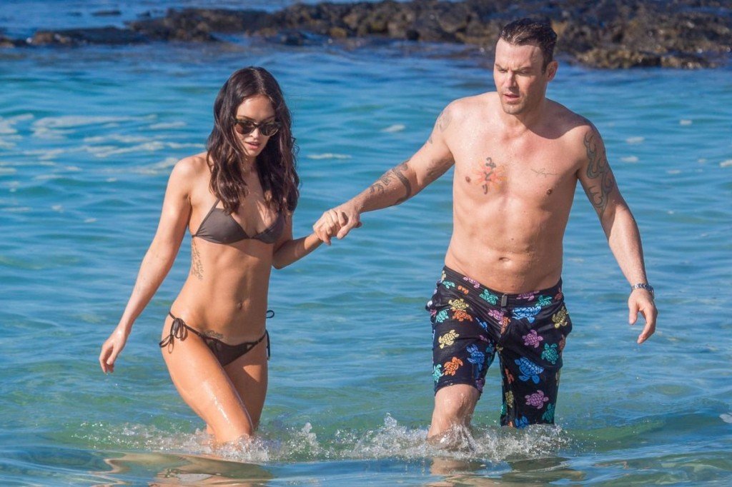 Megan Fox Cameltoe ในชุดบิกินี่ 44