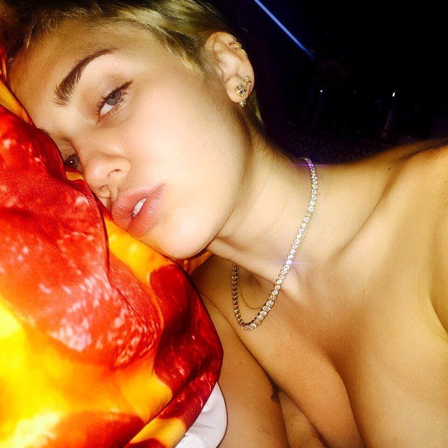 Miley Cyrus Topless (2 New Photos)