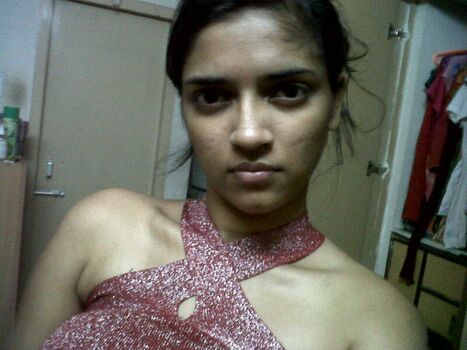 Vasundhara Kashyap Nude Leaks Photo 20