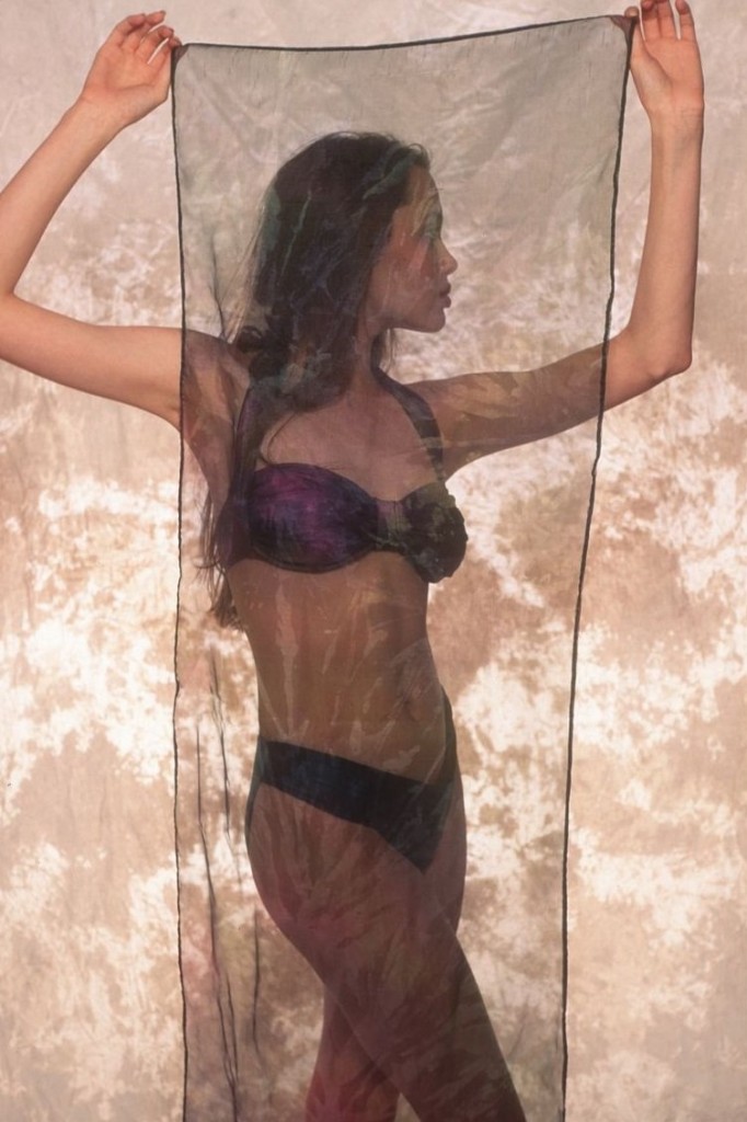 Angelina Jolie Young in Bikini (28 Photos)