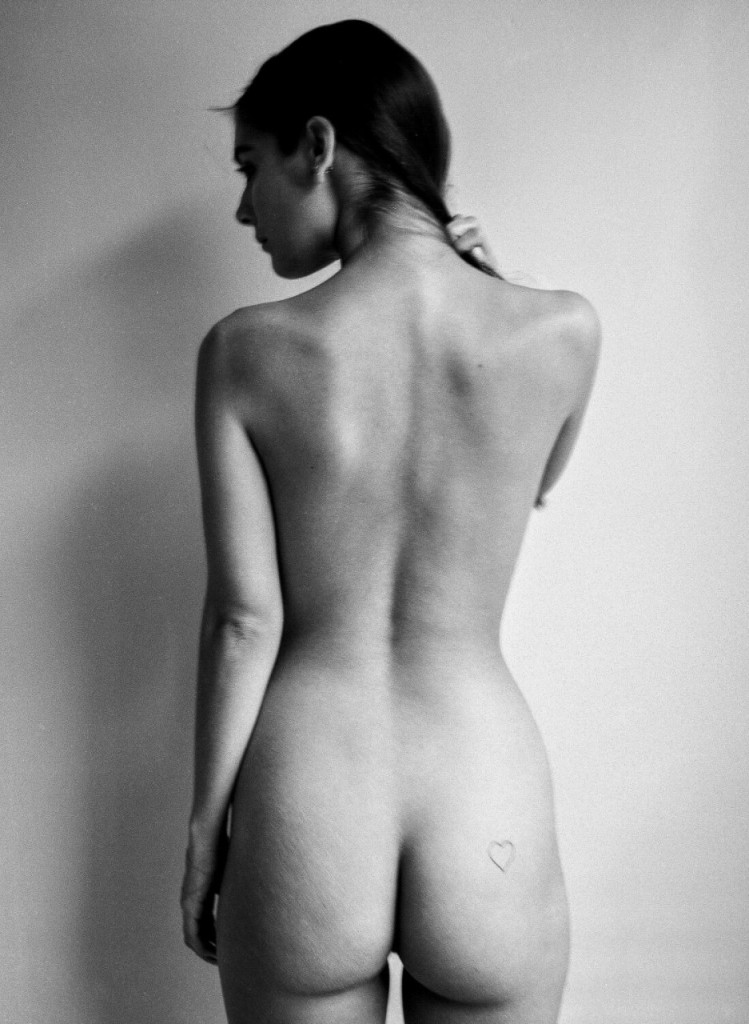 Caitlin Stasey Naked (4 Photos)