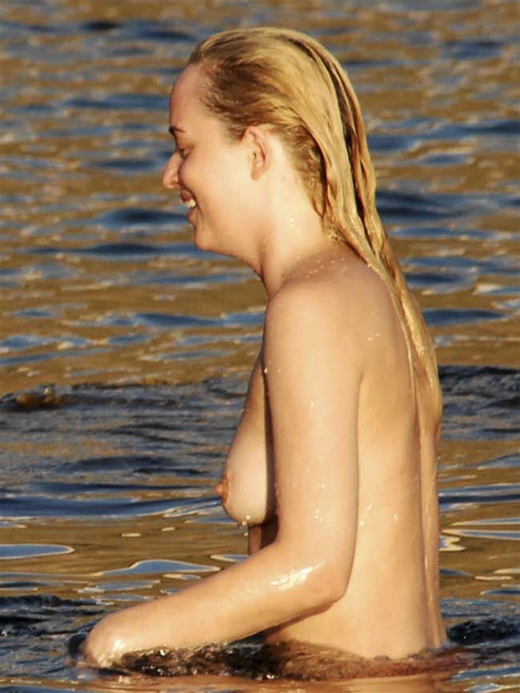 Dakota Johnson Topless (6 Photos)