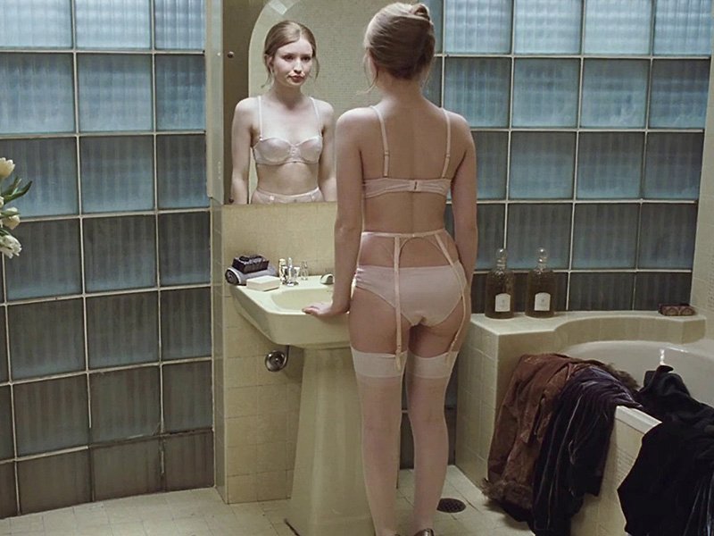 Emily Browning Naked 04