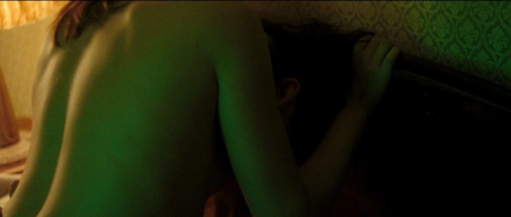 Kristen Stewart Naked – On the Road (12 Photos + GIF &amp; Video)