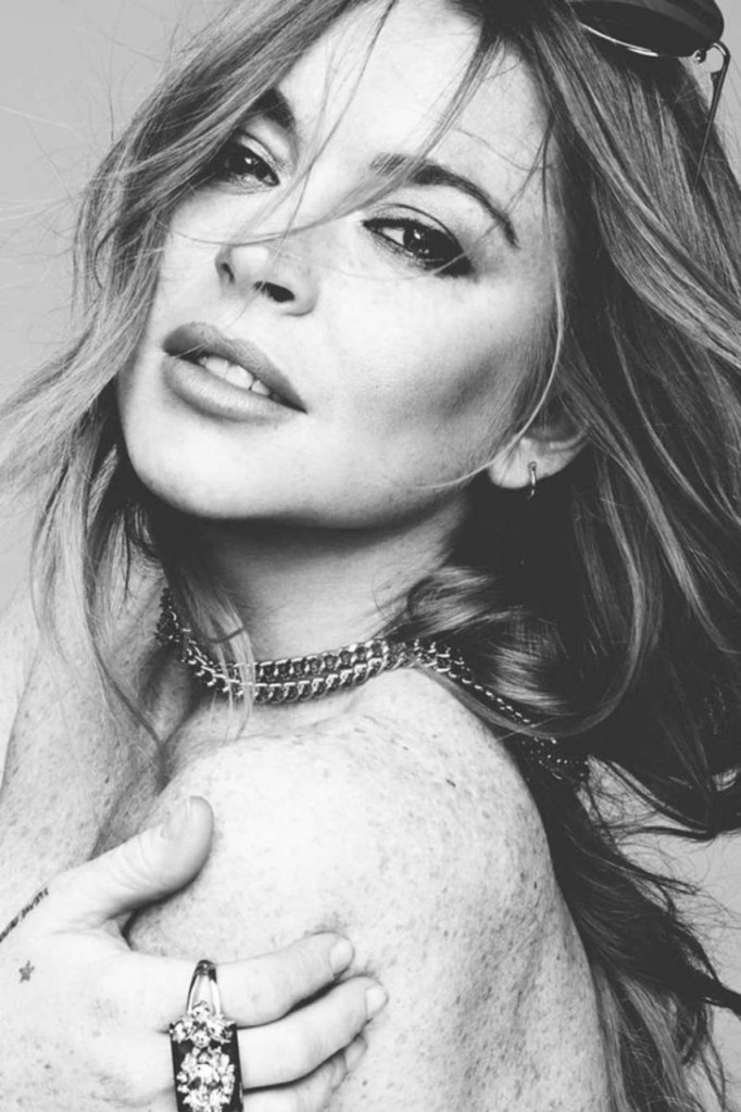 Lindsay Lohan in Lingerie (8 Photos)