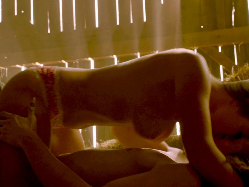 Merritt Patterson Topless (12 Pics + GIF &amp; Video)