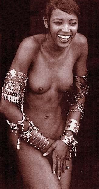 Naomi Campbell Naked (35 Photos)