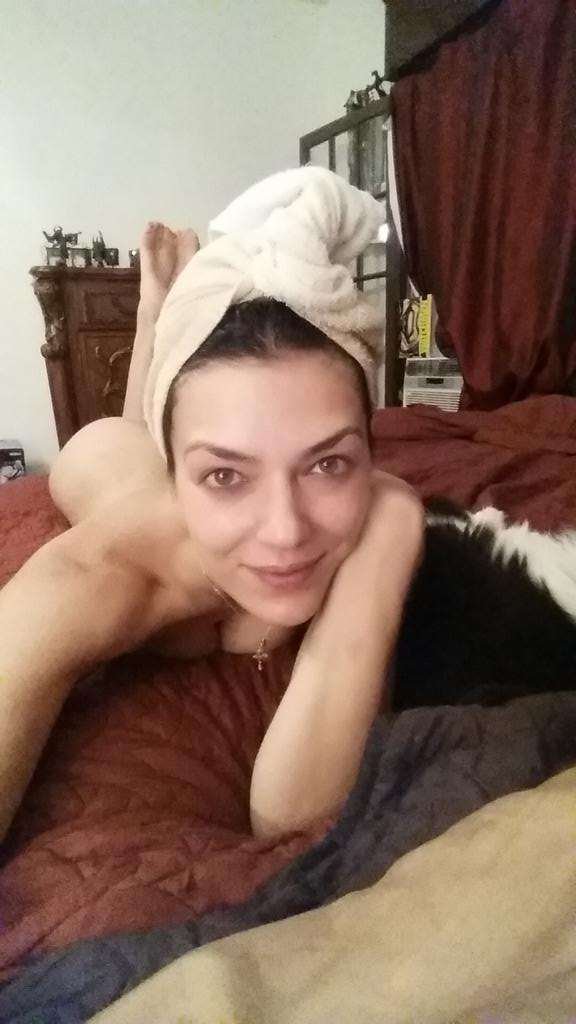 Adrianne Curry Naked Selfies (9 Photos)