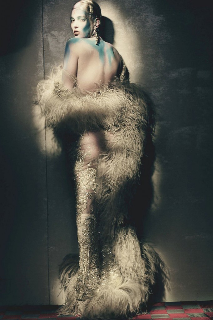 Kate Moss Topless 02