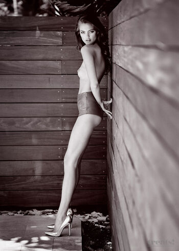 Kristina Peric / krisic3 Nude Leaks Photo 1