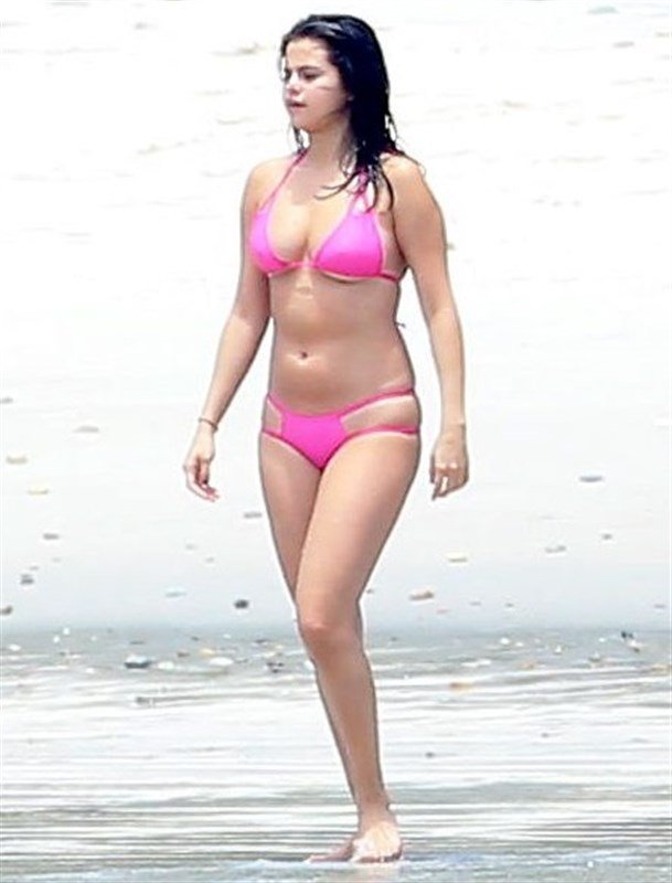 Selena Gomez in Bikini (18 Photos)