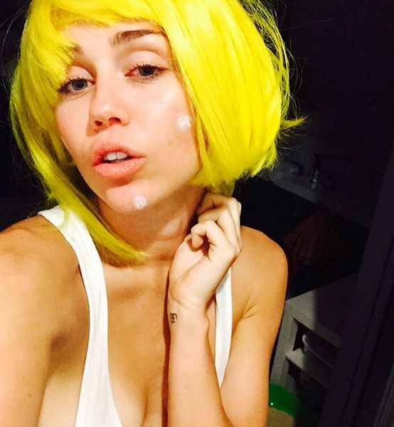Miley Cyrus Sexy (4 Photos)