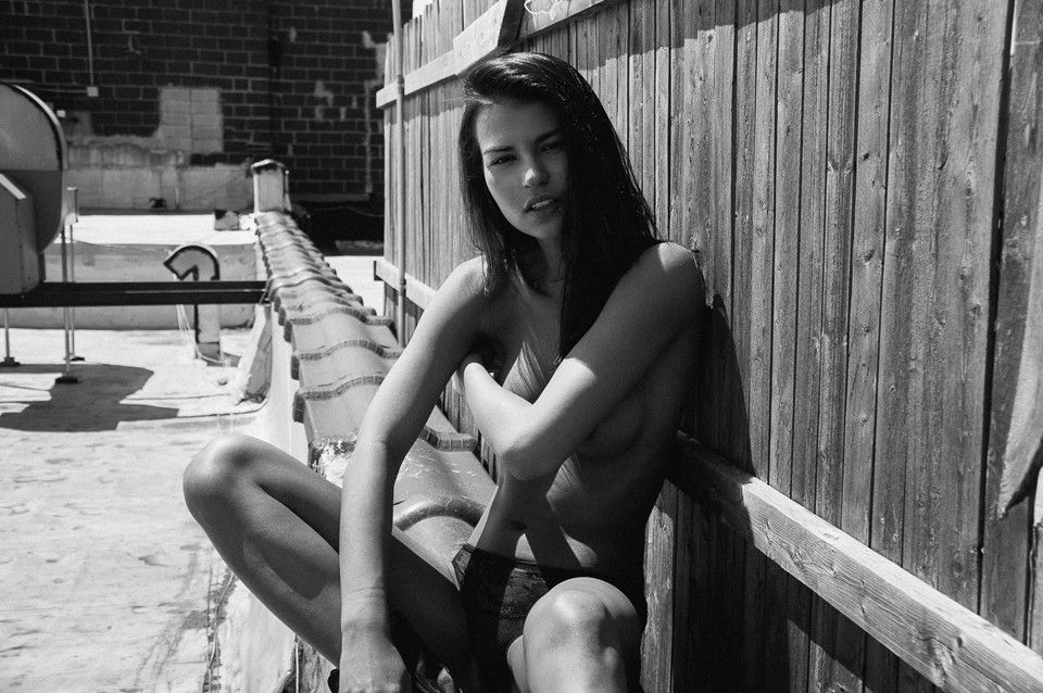 Brittani Bader Topless (8 Photos)