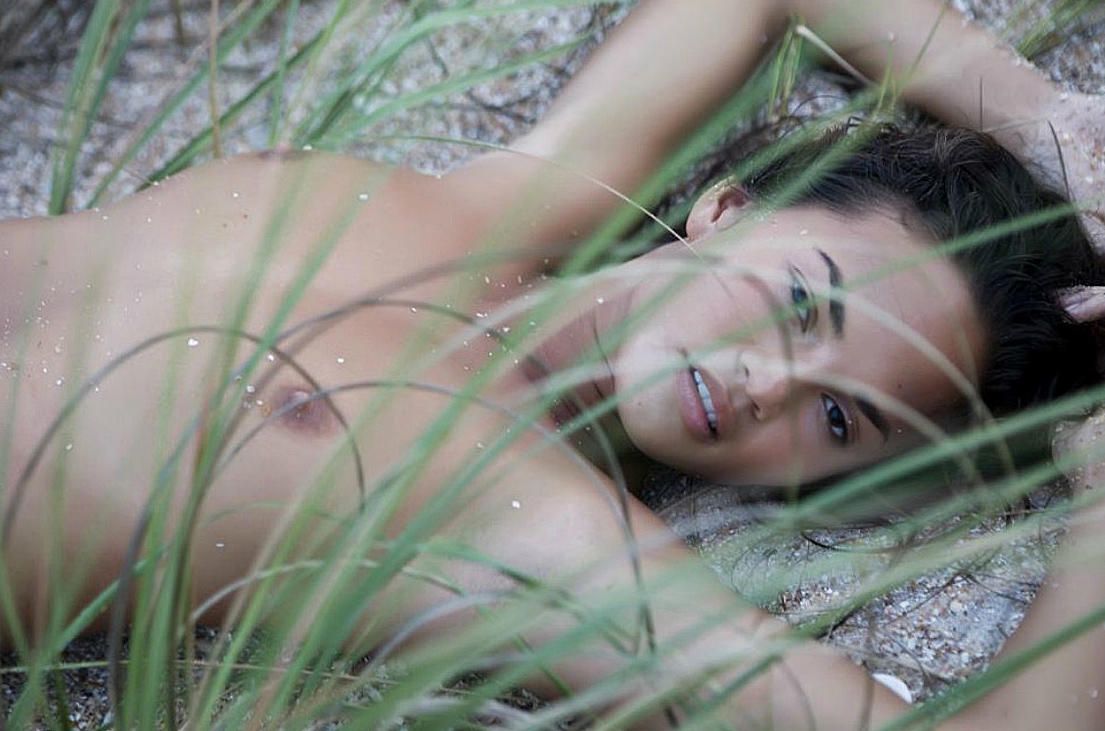 Chrissy Teigen Naked (9 Photos)