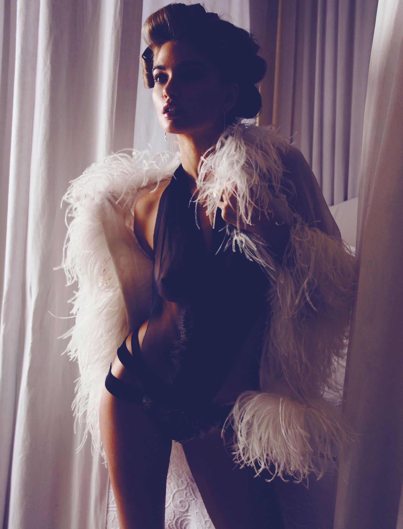Natalie Morris Topless (9 Photos)