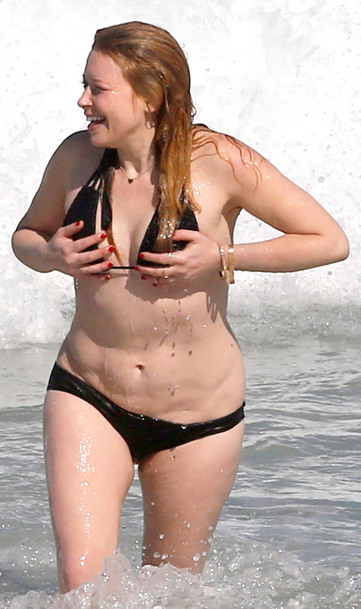 Natasha Lyonne Nipple Slip (11 Photos)